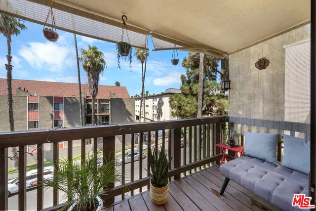 $529,000 | 525 South Ardmore Avenue, Unit 320, Los Angeles, CA 90020