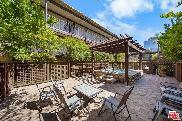 $529,000 | 525 South Ardmore Avenue, Unit 320, Los Angeles, CA 90020
