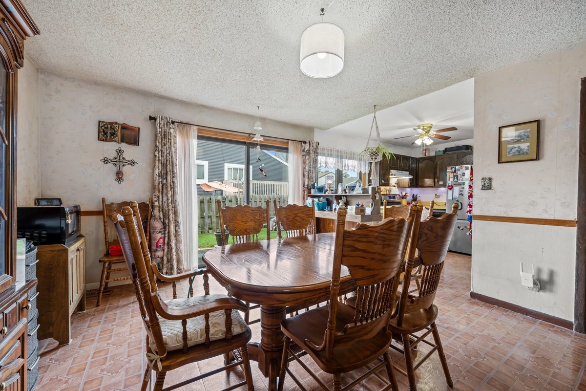 205 Robbin Drive Romeoville, IL 60446 - Photo 6 of 17 Gallery Image 6