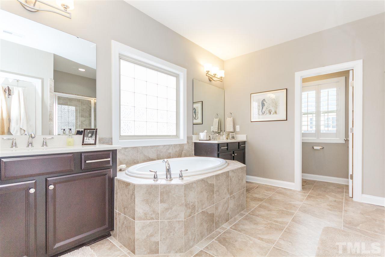 3925 Ivory Rose Lane Raleigh, NC 27612 - Photo 14 of 25 Gallery Image 14