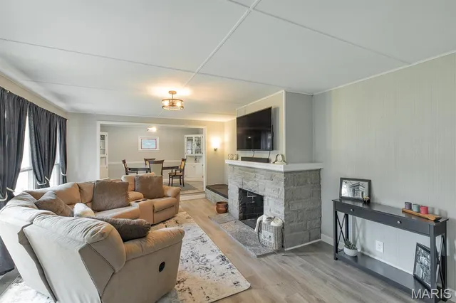 $239,000 | 250 Hi Pointe Place, East Alton, IL 62024