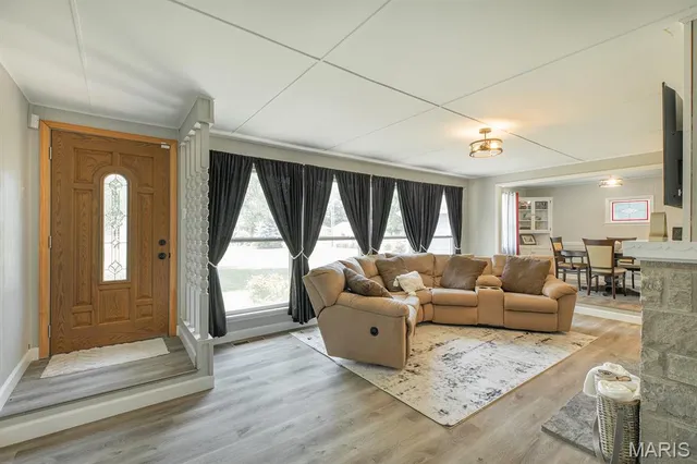 $239,000 | 250 Hi Pointe Place, East Alton, IL 62024