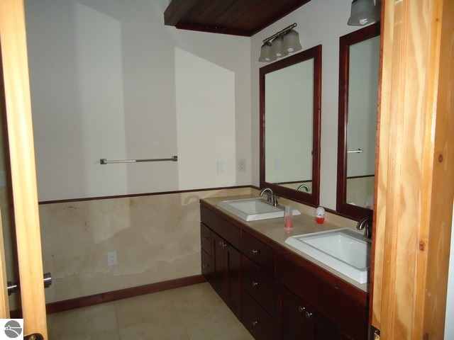 4084 Main Avenue Interlochen, MI 49643 - Photo 19 of 26 1778379-18.JPG