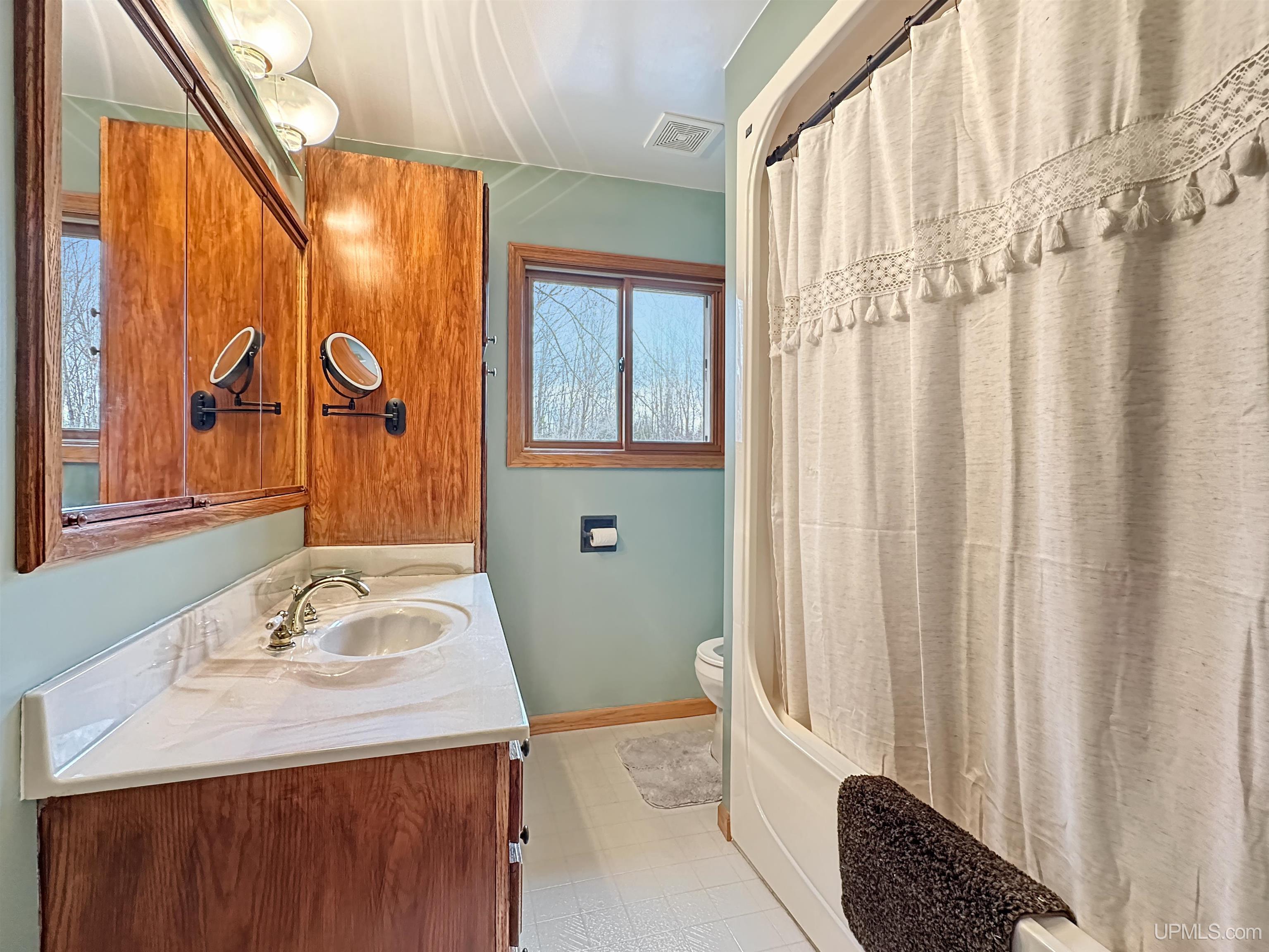 8672 M M.5 Road Gladstone, MI 49837 - Photo 13 of 38