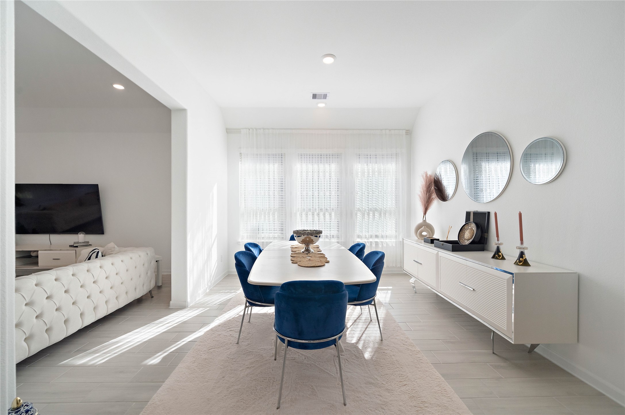 2239 Ginger Trail Lane Rosenberg, TX 77469 - Photo 13 of 35 a living room with furniture and a flat screen tv