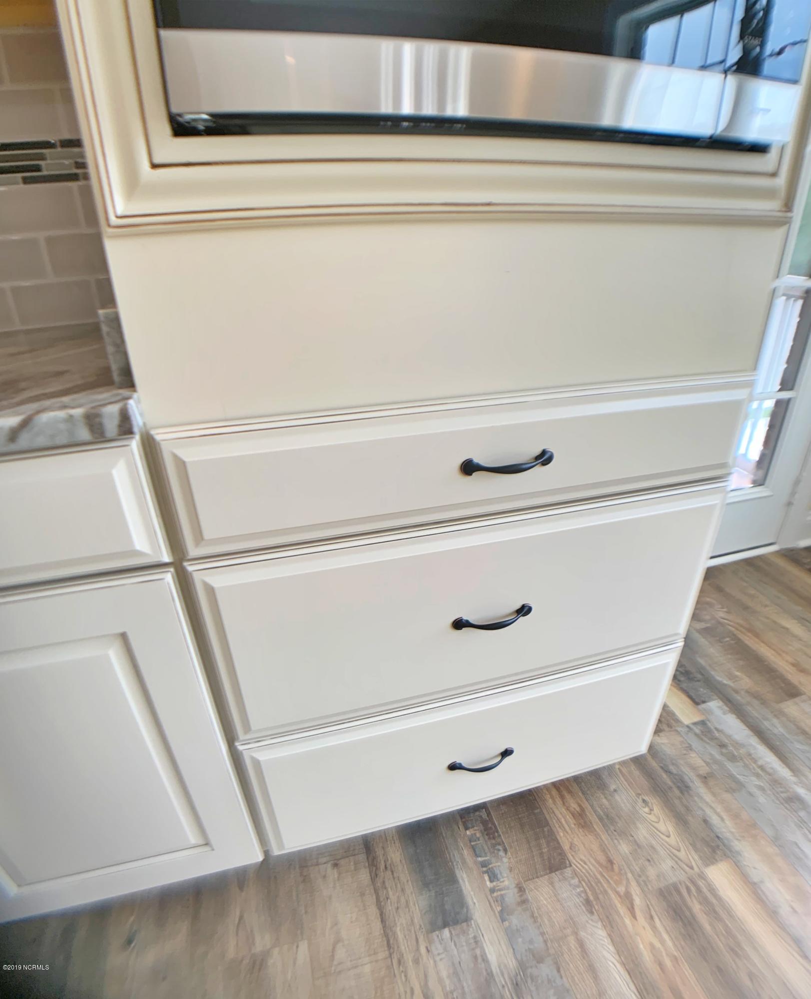 150 Hawks Pond Road New Bern, NC 28562 - Photo 19 of 46 LARGE DRAWERS