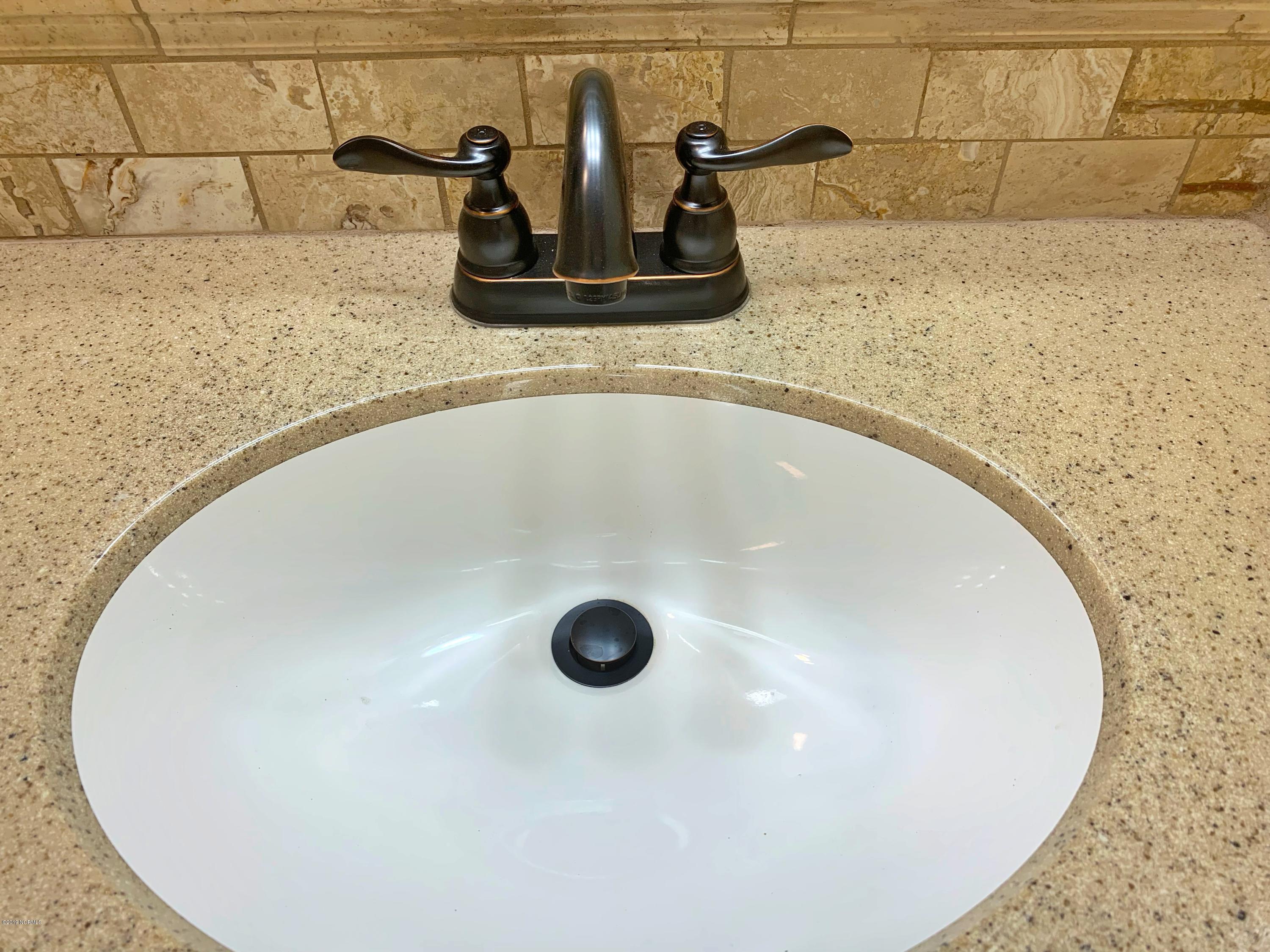 150 Hawks Pond Road New Bern, NC 28562 - Photo 34 of 46 GUEST VANITY