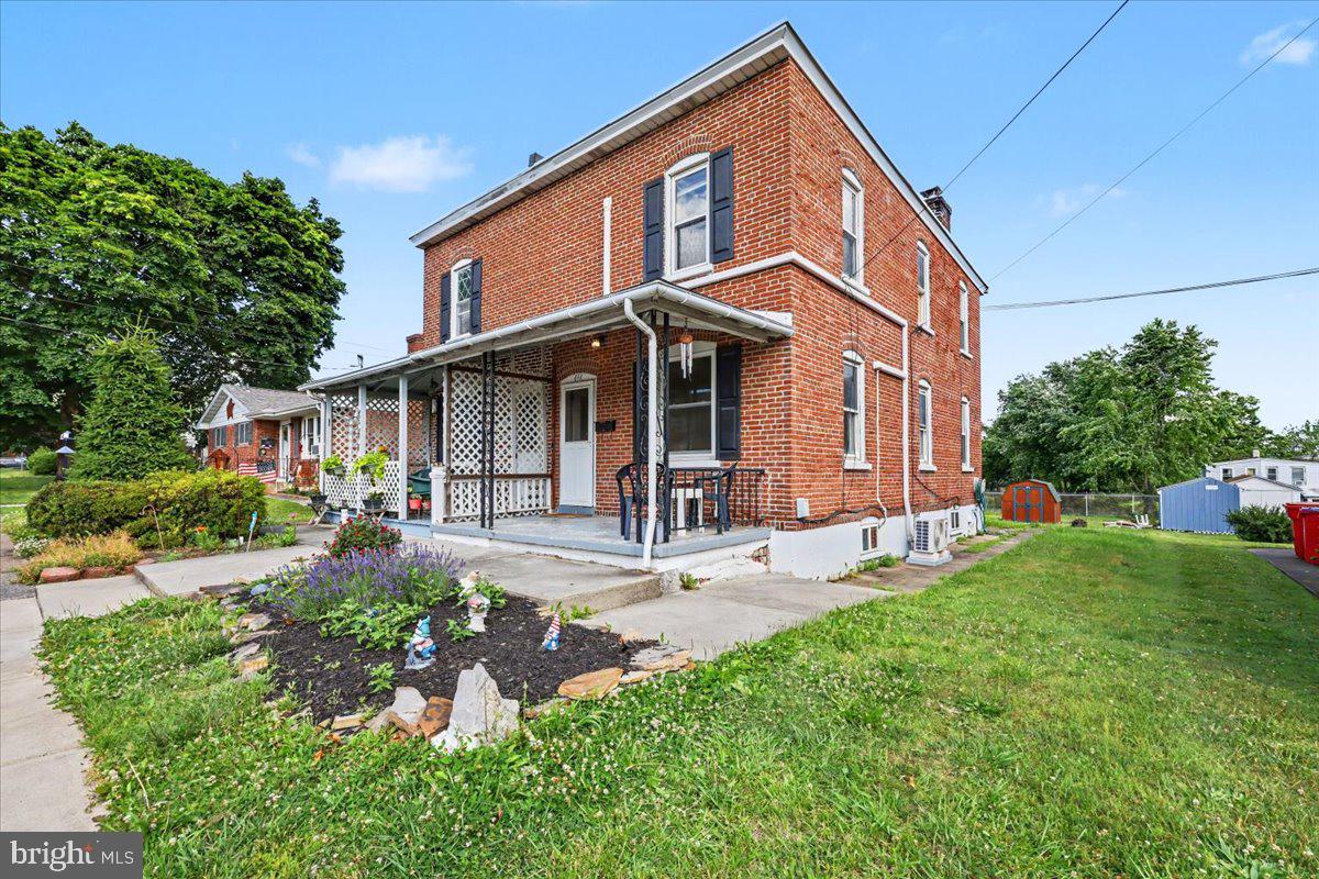 414 Fairview Street Pottstown, PA 19464 - Photo 2 of 40