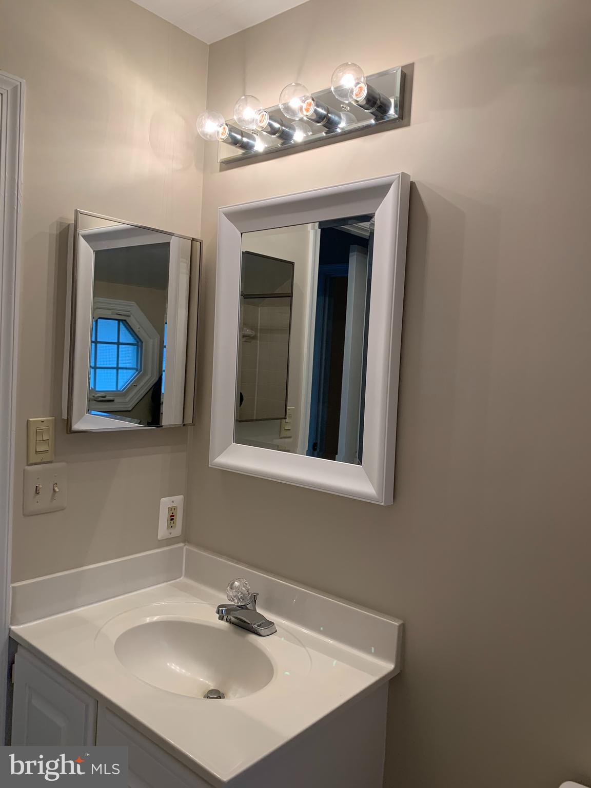 5606 Light Infantry Drive Burke, VA 22015 - Photo 30 of 66 Main Bedroom Full Bathroom