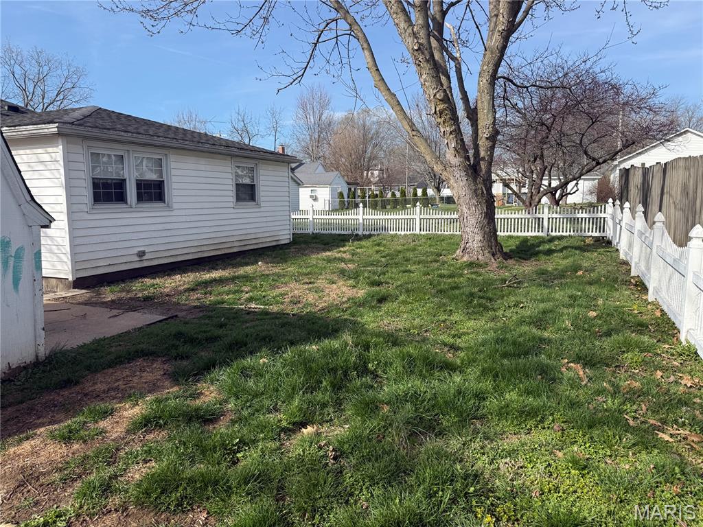 511 East S 2nd Street Red Bud, IL 62278 - Photo 11 of 12