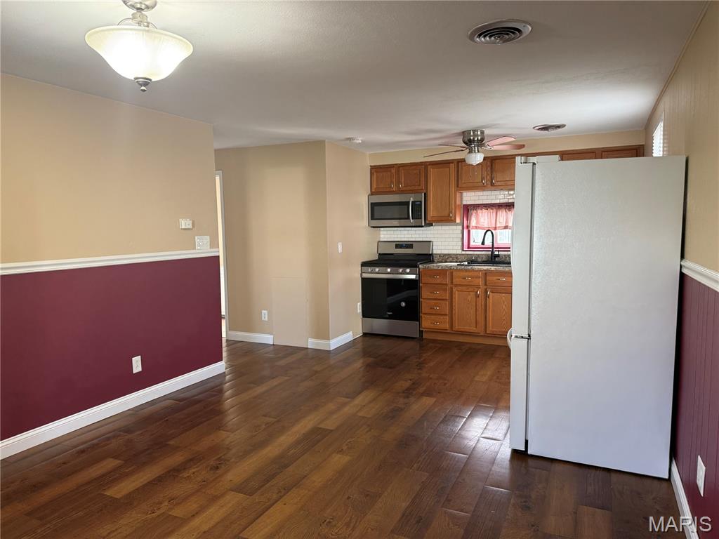511 East S 2nd Street Red Bud, IL 62278 - Photo 3 of 12
