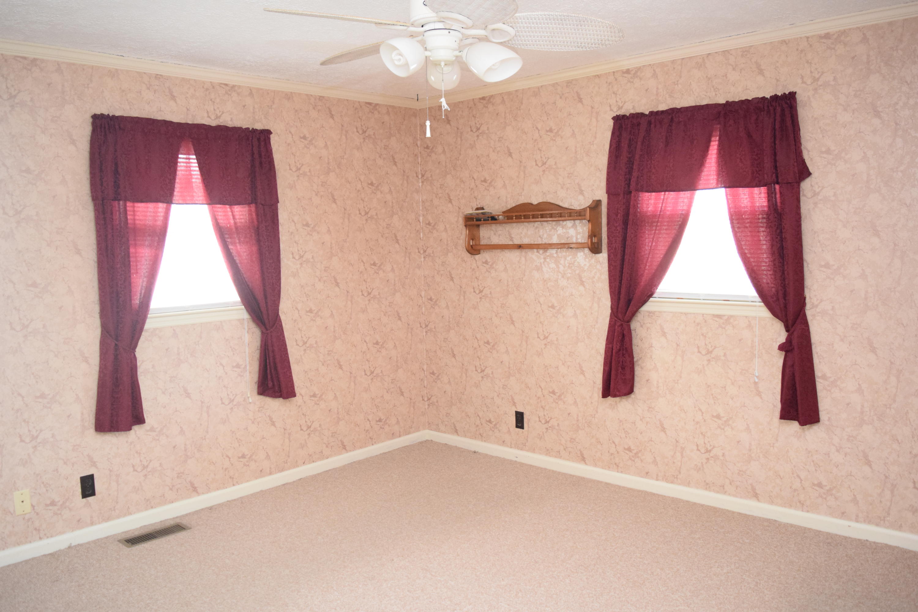 234 Ranger Drive Elizabethton, TN 37643 - Photo 8 of 17 DSC_0130