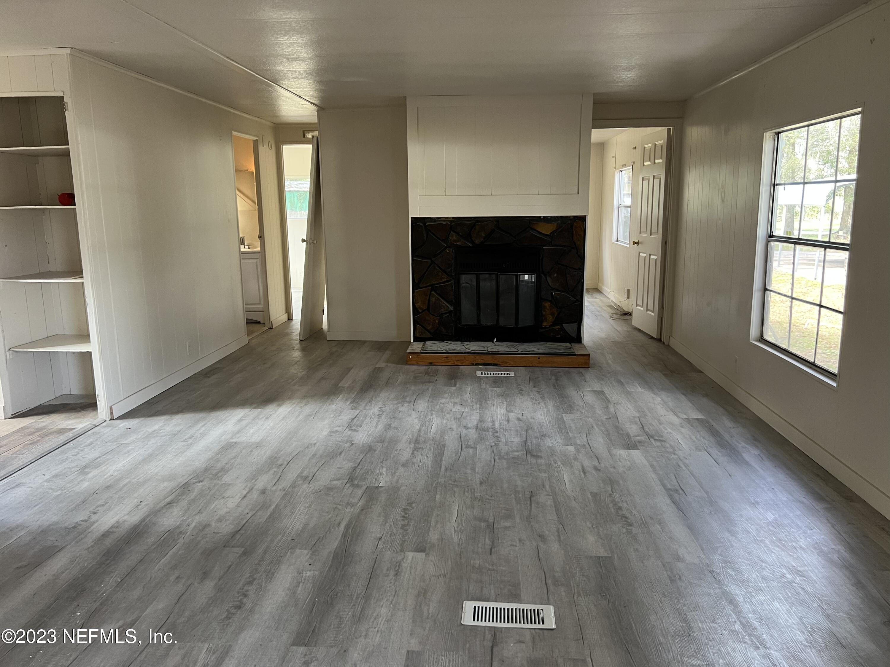 8230 Taylor Field Road Jacksonville, FL 32244 - Photo 9 of 32 Living Room
