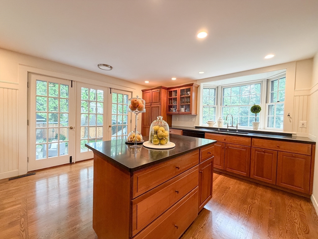12 Cottage Street Wellesley, MA 02482 - Photo 6 of 14