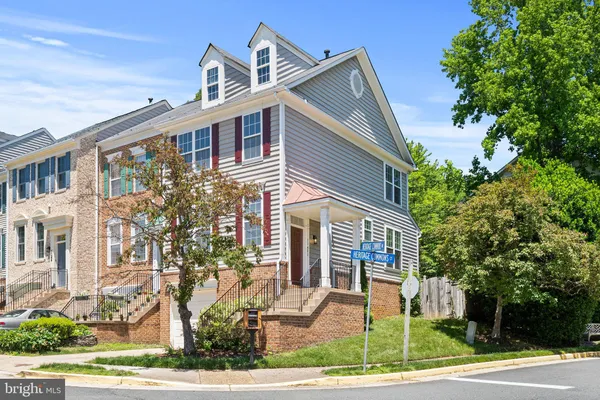 $3,000 | 11482 Heritage Commons Way, Reston, VA 20194