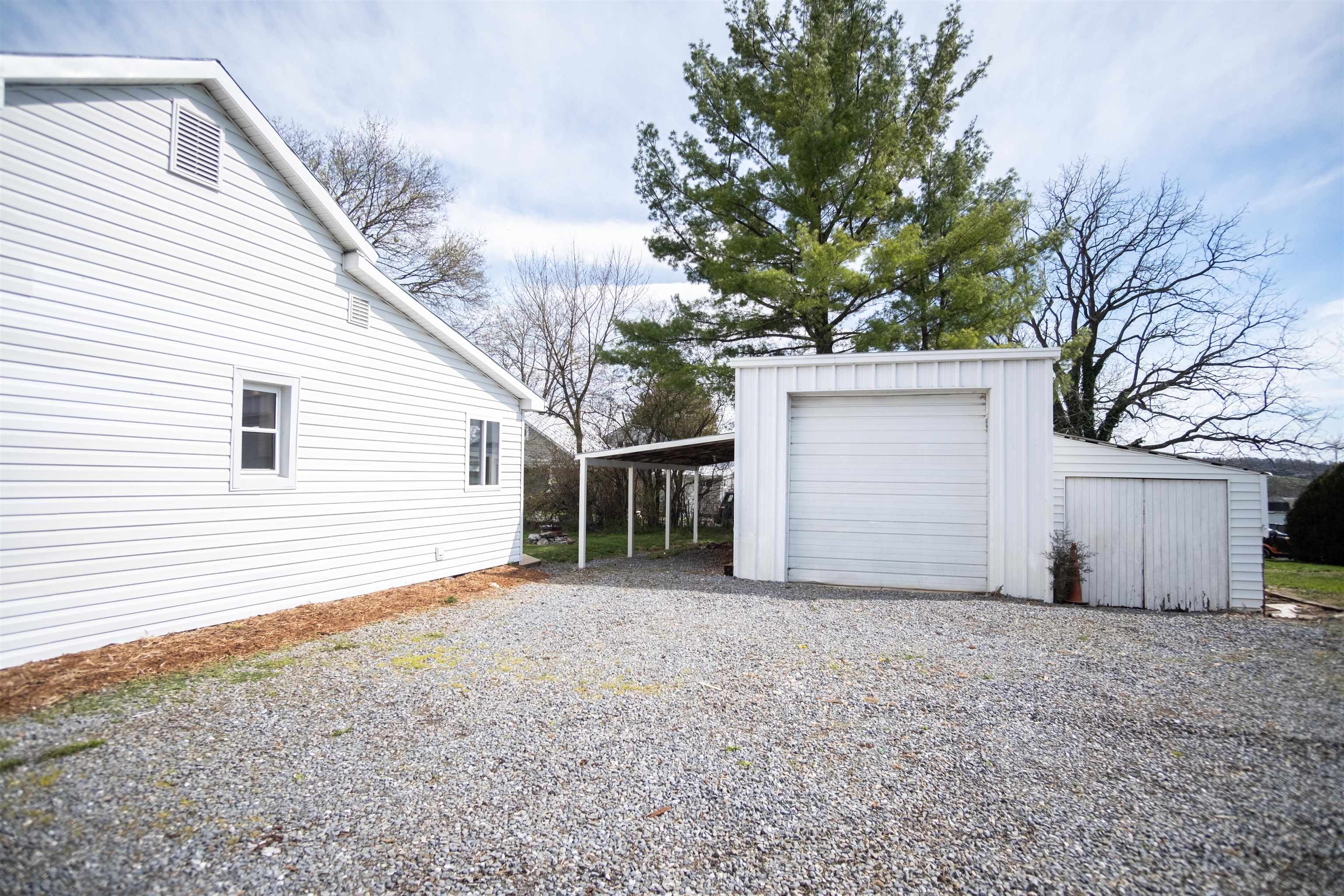 4166 Spring Hill Road Staunton, VA 24401 - Photo 4 of 51 Gallery Image 4