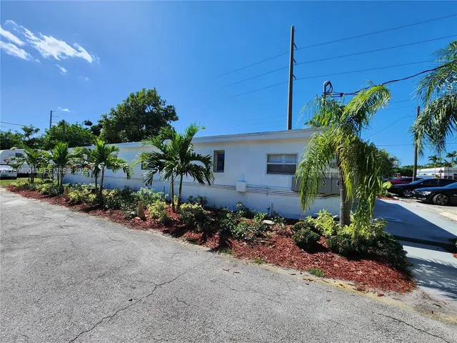 $1,200 | 5934 Buchanan Street, Unit 1 & 4, Hollywood, FL 33021