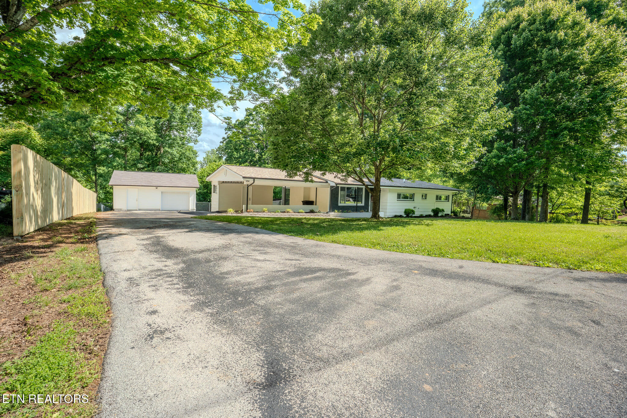 2212 Ridgecrest Drive Maryville, TN 37803 - Photo 1 of 33 IMG_3010