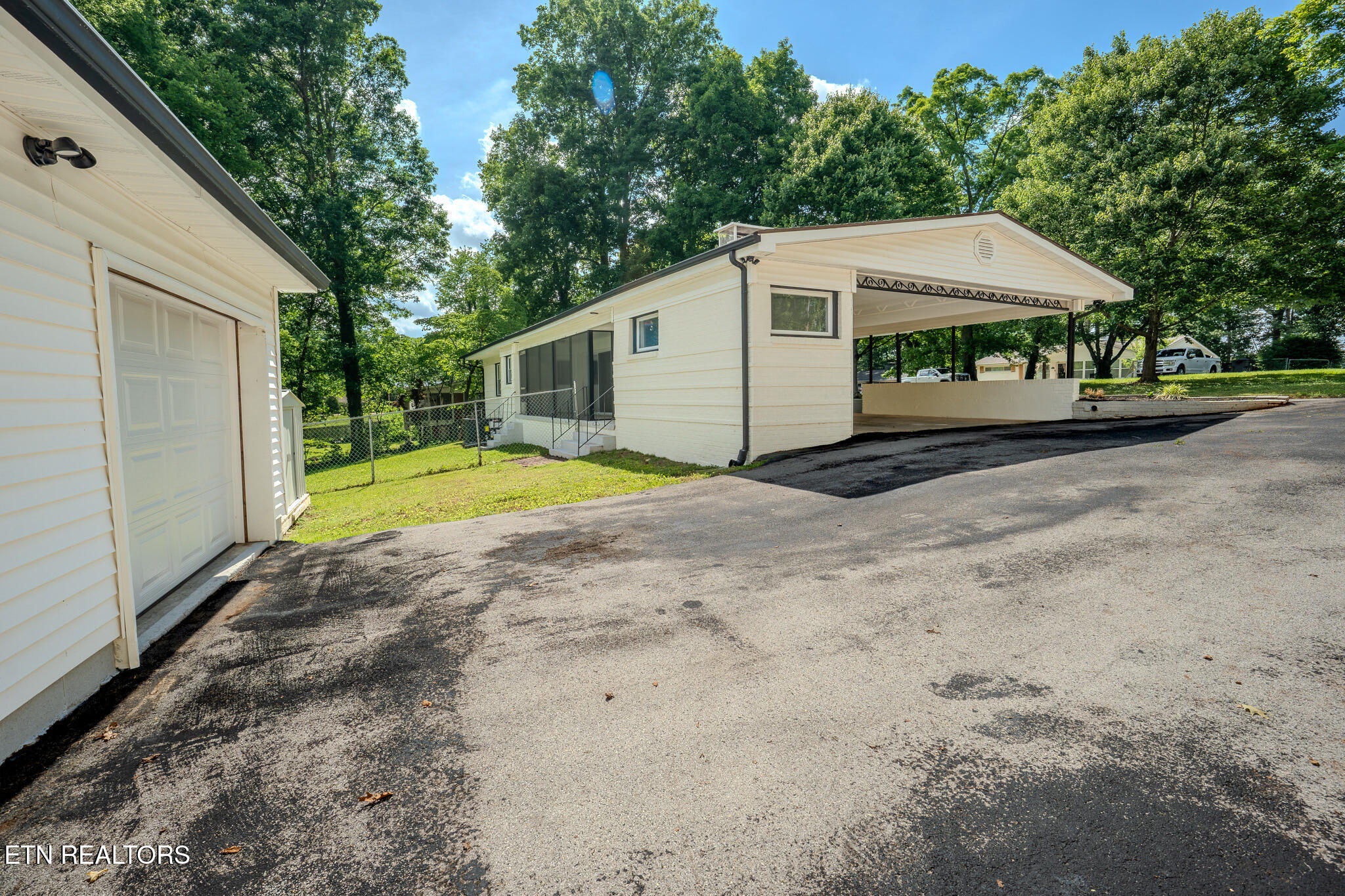 2212 Ridgecrest Drive Maryville, TN 37803 - Photo 22 of 33 IMG_2400