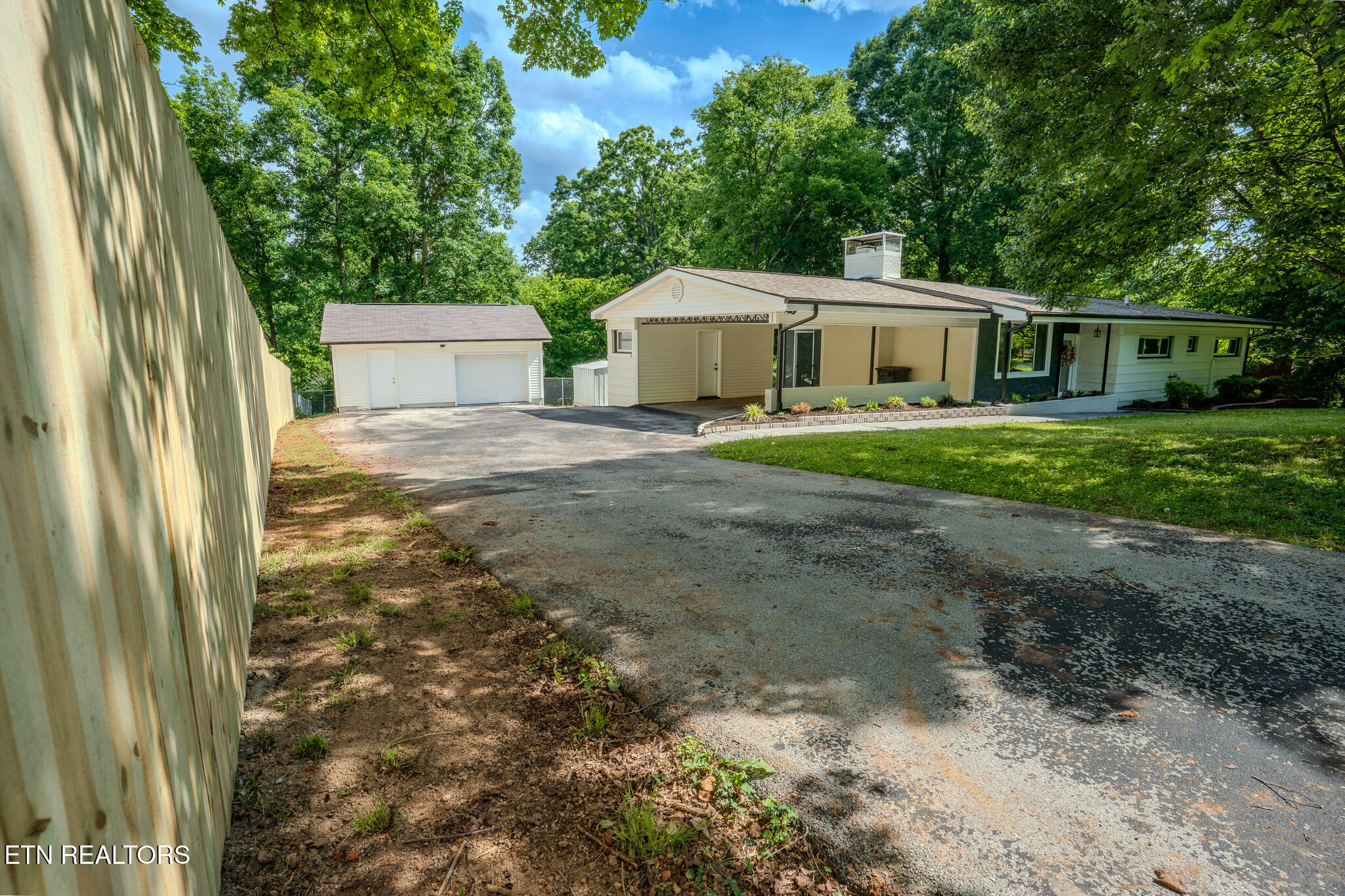 2212 Ridgecrest Drive Maryville, TN 37803 - Photo 28 of 33 DSC08733-HDR.jpg DSC08718-HDR.jpg DSC087