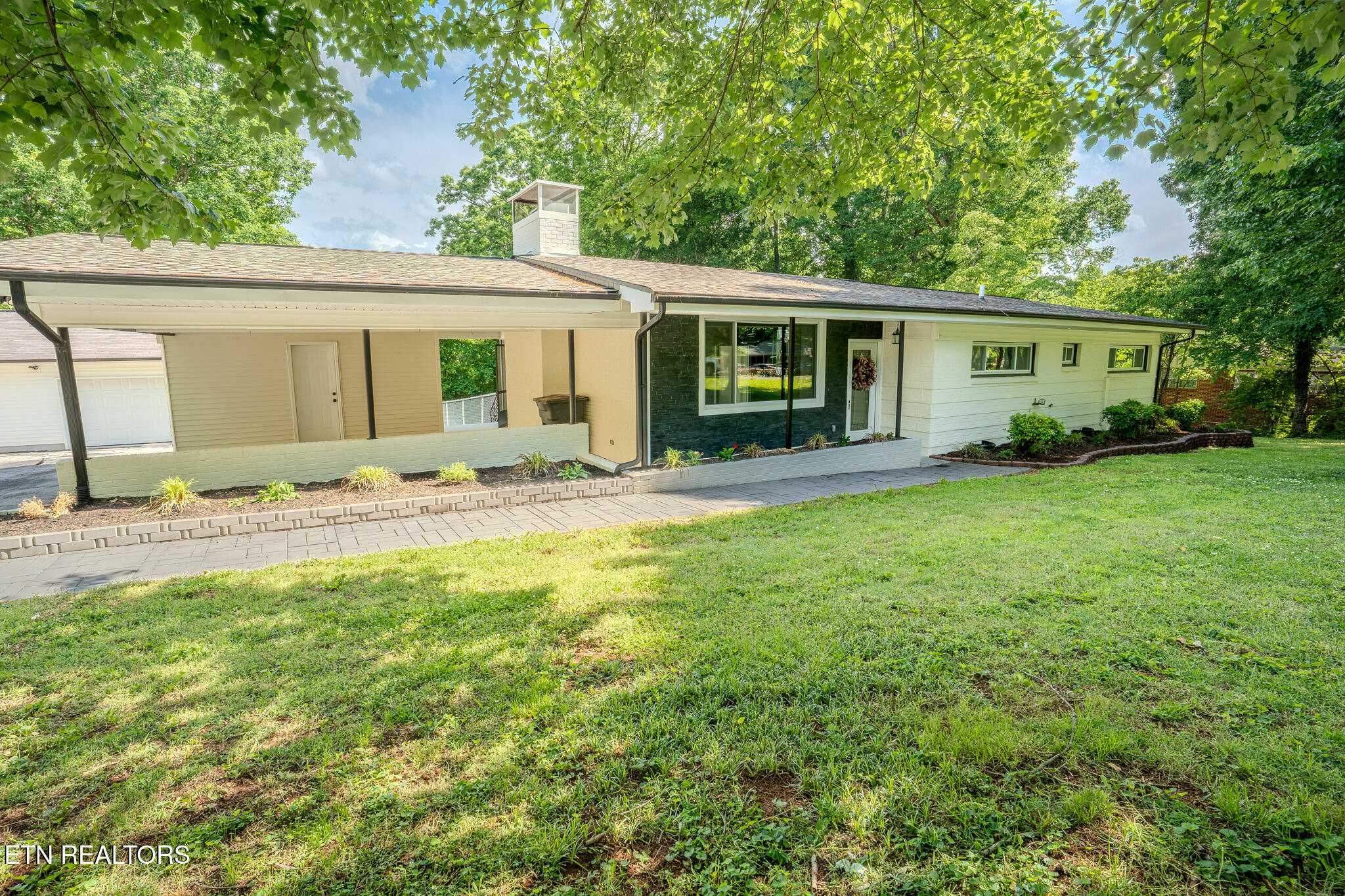 2212 Ridgecrest Drive Maryville, TN 37803 - Photo 3 of 33 IMG_6723