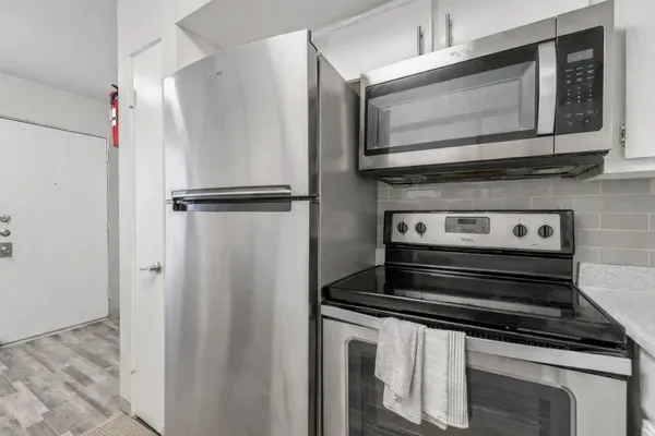 $710 | 2815 Greenridge Drive, Unit 1090, Houston, TX 77057