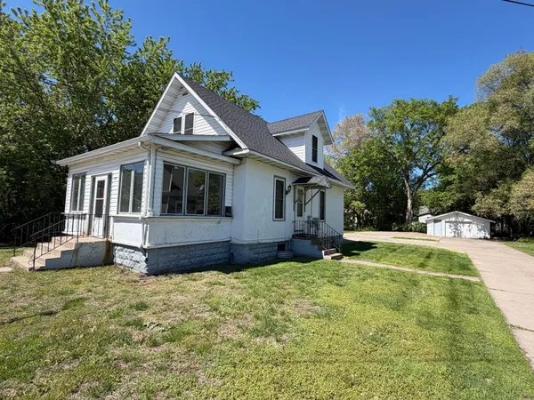 $275,000 | 313 Broadway Street East, Monticello, MN 55362