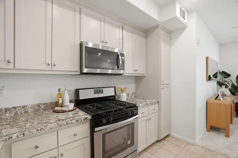 $878,000 | 2082 Mahuron Circle, San Jose, CA 95133