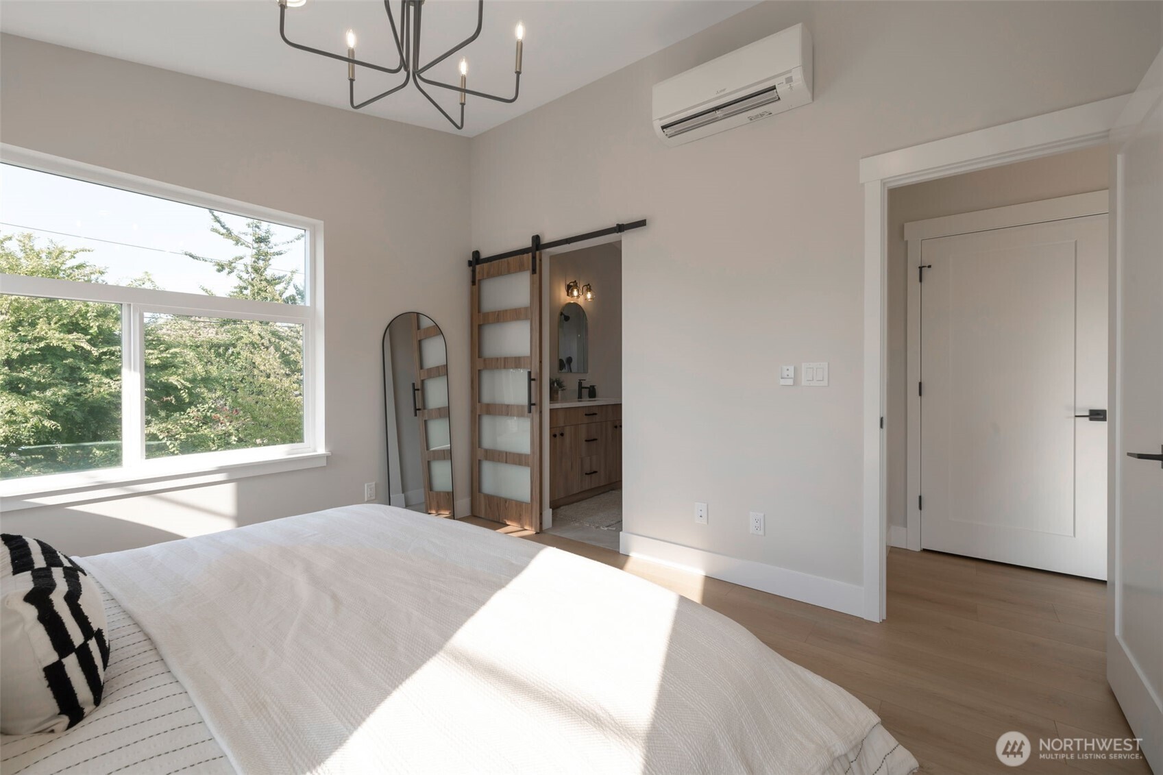 1605 Southwest Kenyon Street Seattle, WA 98106 - Photo 13 of 19