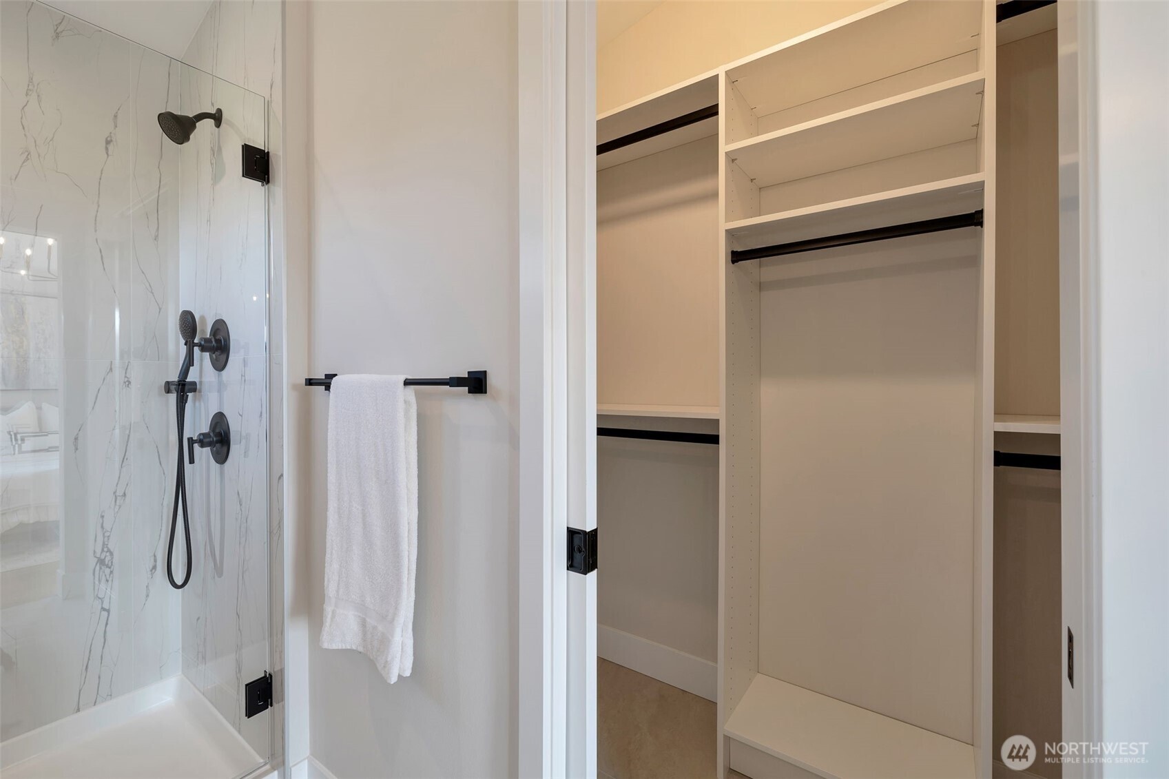 1605 Southwest Kenyon Street Seattle, WA 98106 - Photo 15 of 19