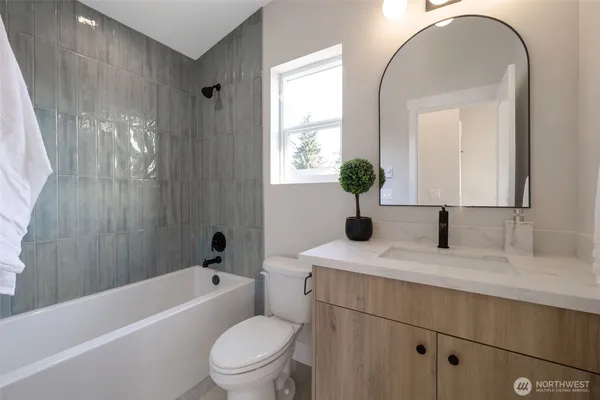 $679,900 | 1605 Southwest Kenyon Street, Seattle, WA 98106