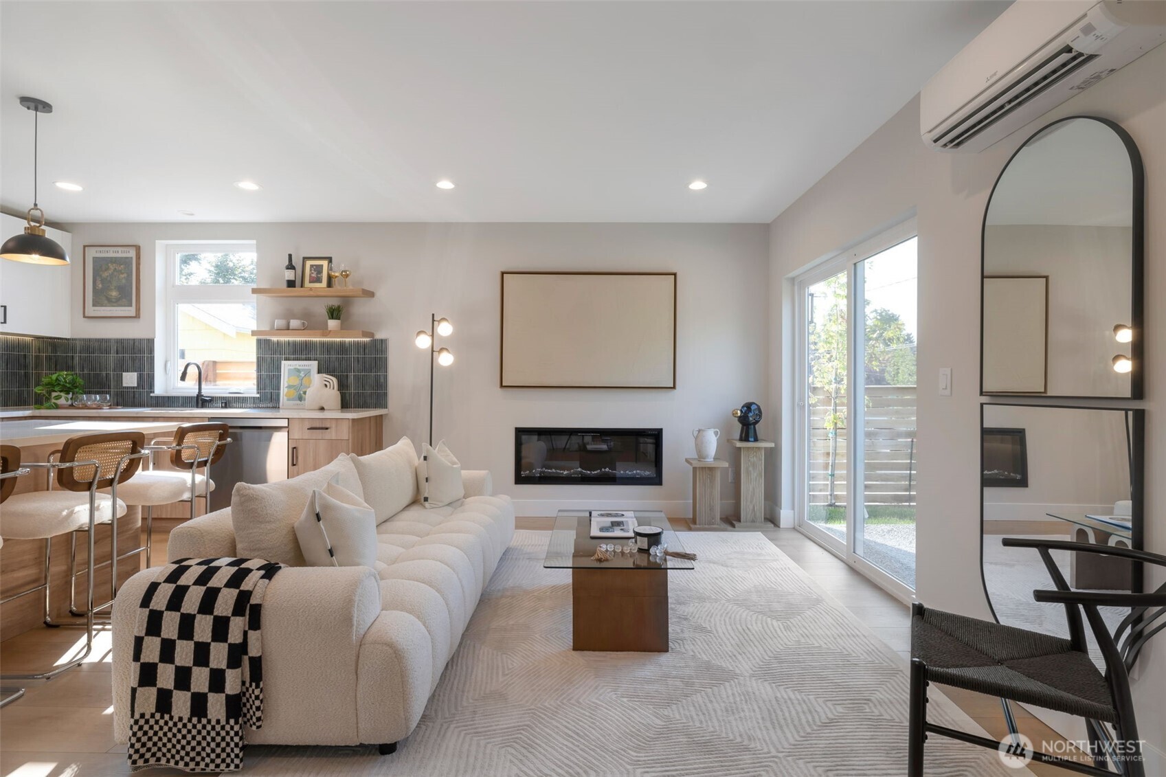 1605 Southwest Kenyon Street Seattle, WA 98106 - Photo 5 of 19