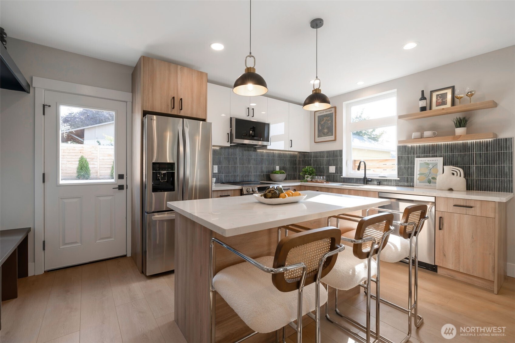 1605 Southwest Kenyon Street Seattle, WA 98106 - Photo 8 of 19