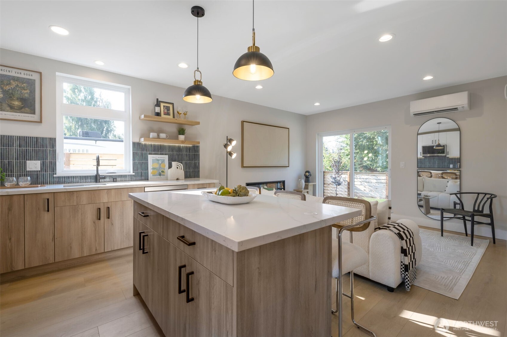 1605 Southwest Kenyon Street Seattle, WA 98106 - Photo 9 of 19