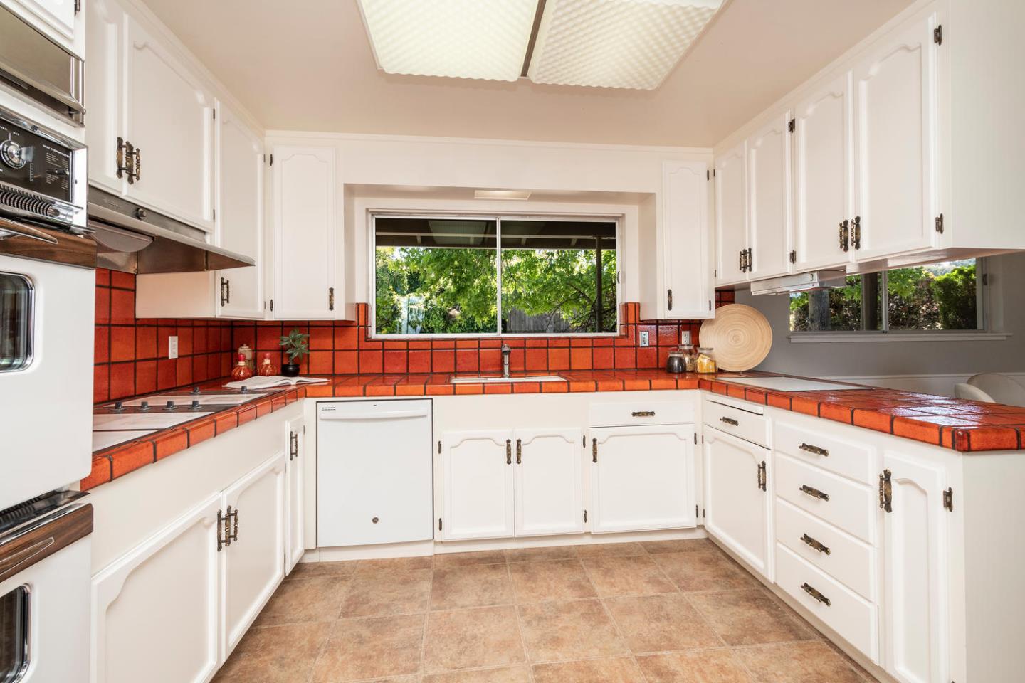 1614 Granada Drive Burlingame, CA 94010 - Photo 14 of 35