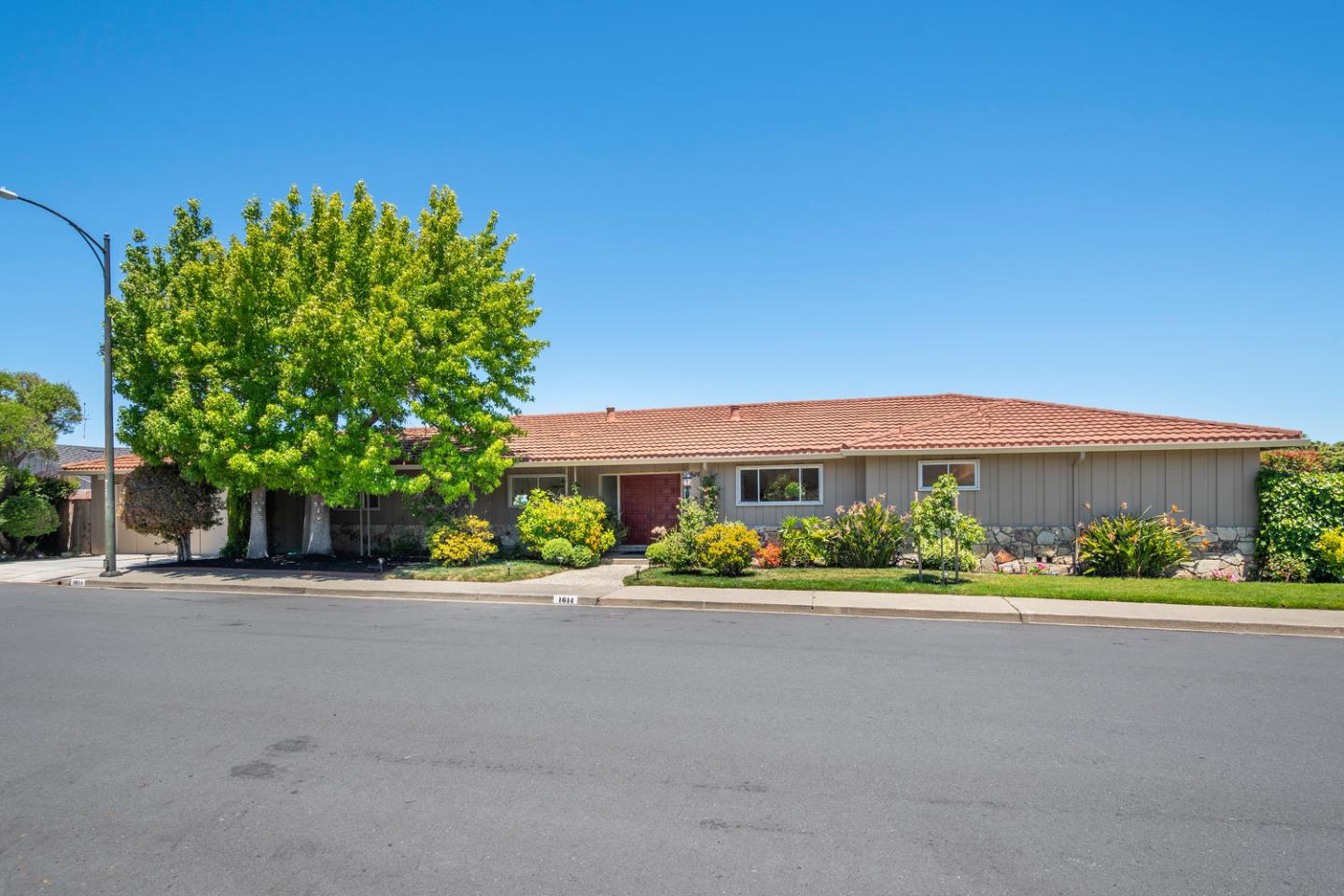 1614 Granada Drive Burlingame, CA 94010 - Photo 6 of 35