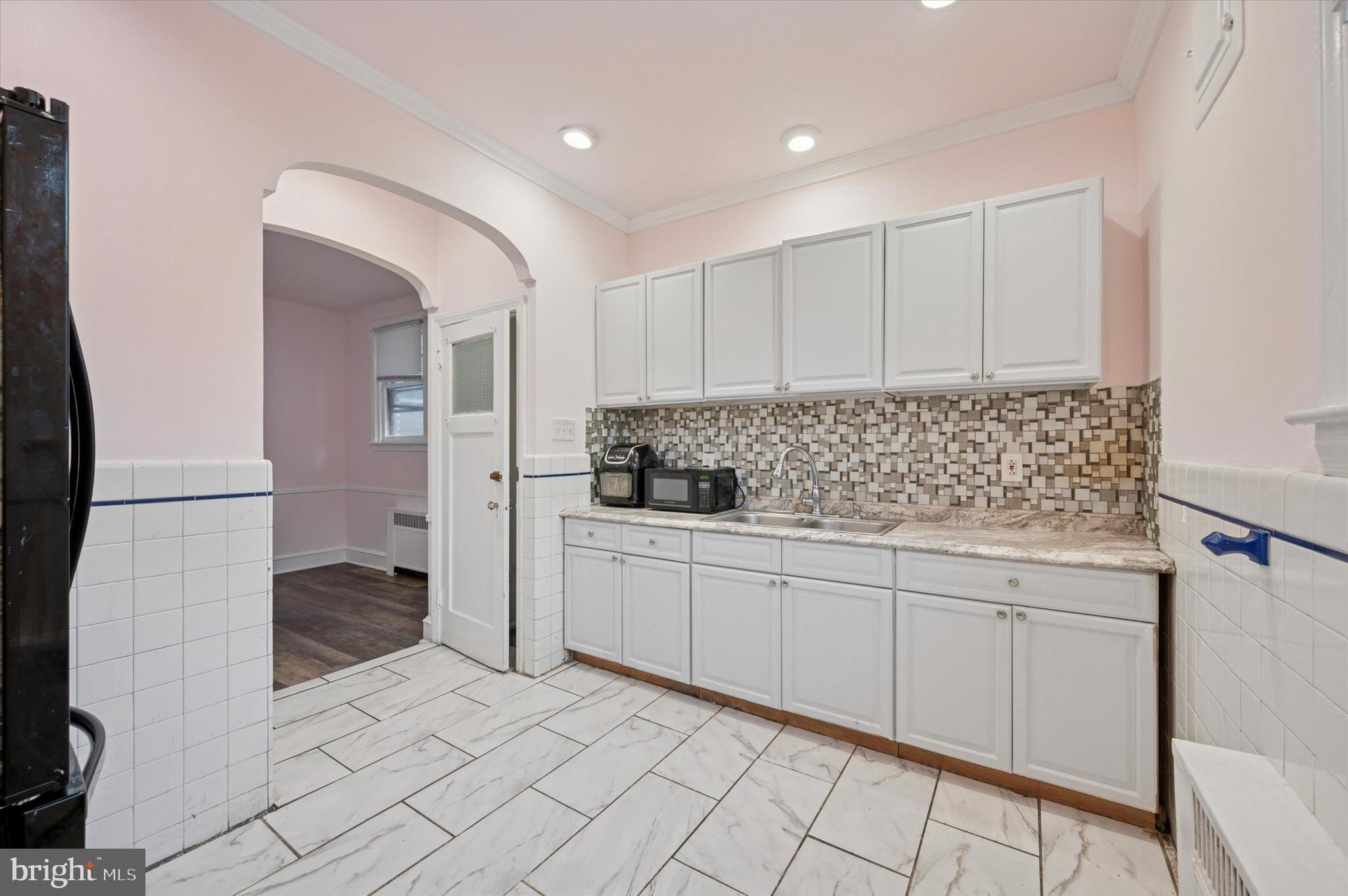 6228 Old York Road Philadelphia, PA 19141 - Photo 5 of 19 Kitchen