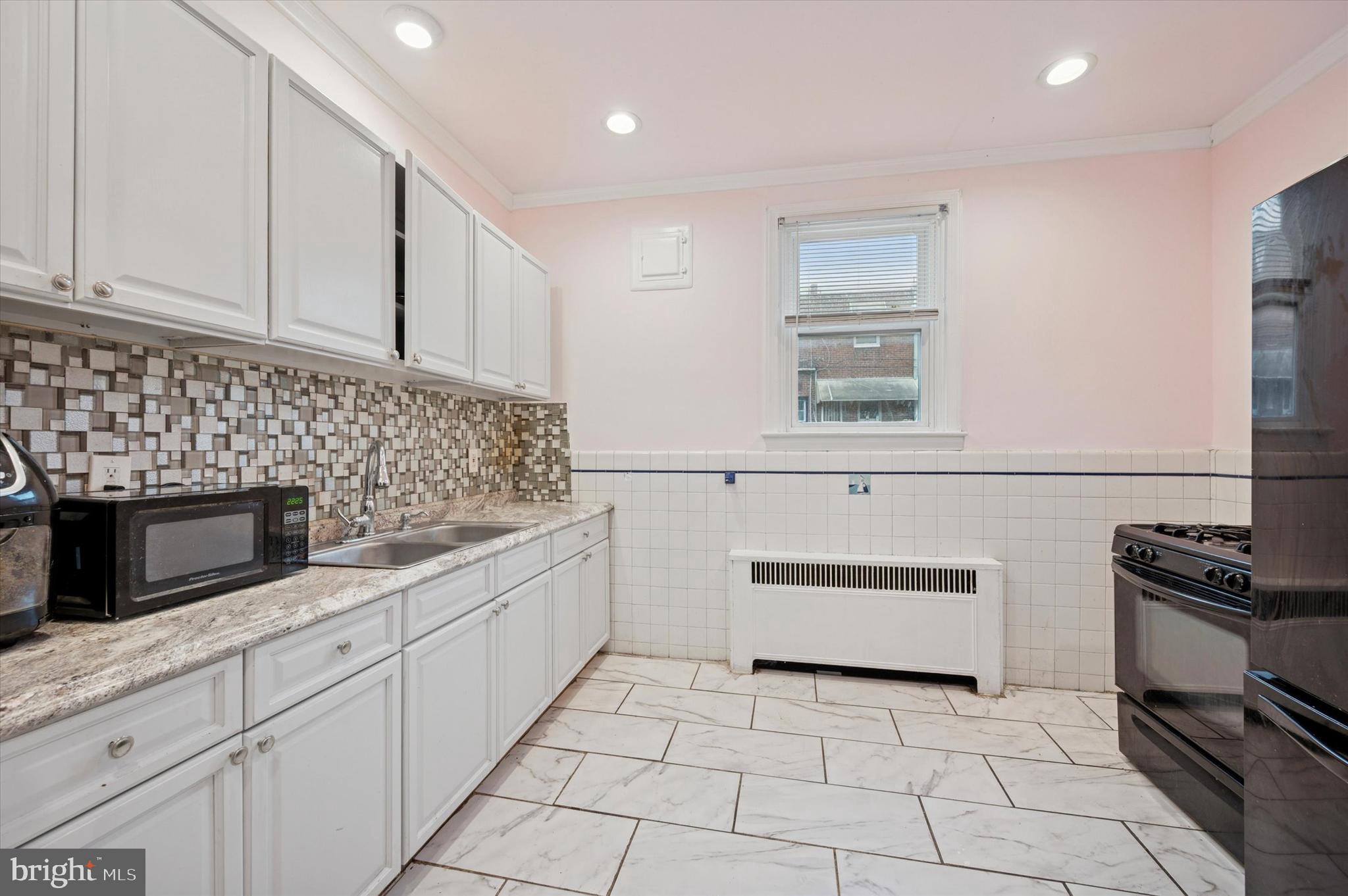 6228 Old York Road Philadelphia, PA 19141 - Photo 7 of 19 Kitchen