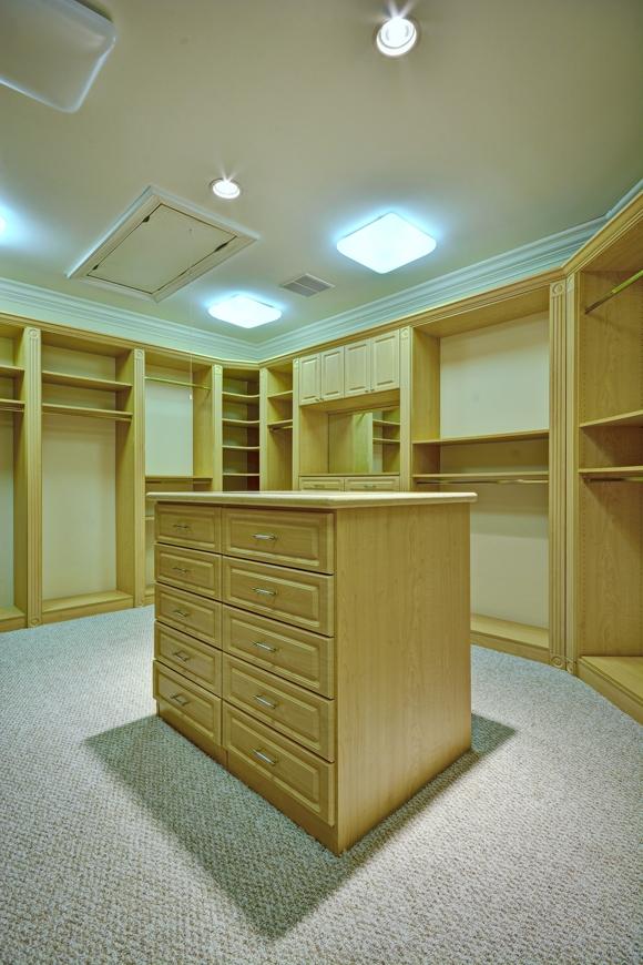 147 Coconut Palm Road Boca Raton, FL 33432 - Photo 34 of 36 MasterCloset