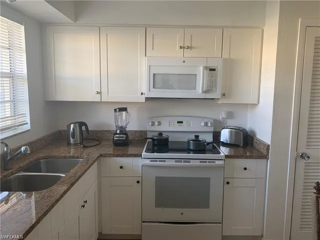 $130,000 | 3325 Airport-Pulling Road North, Unit L1, Naples, FL 34105