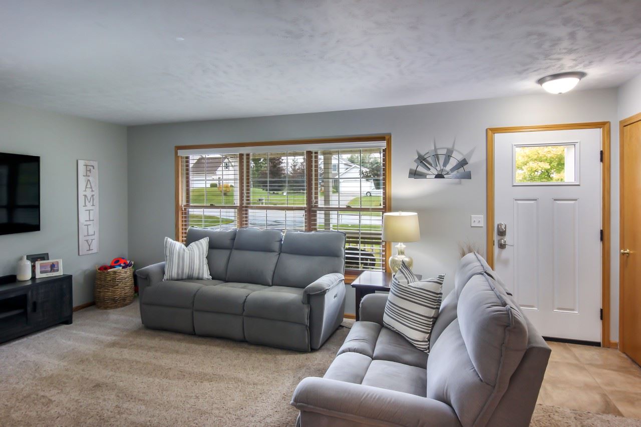 1218 Piccadilly Road Traverse City, MI 49685 - Photo 13 of 34 1880506-12.JPG