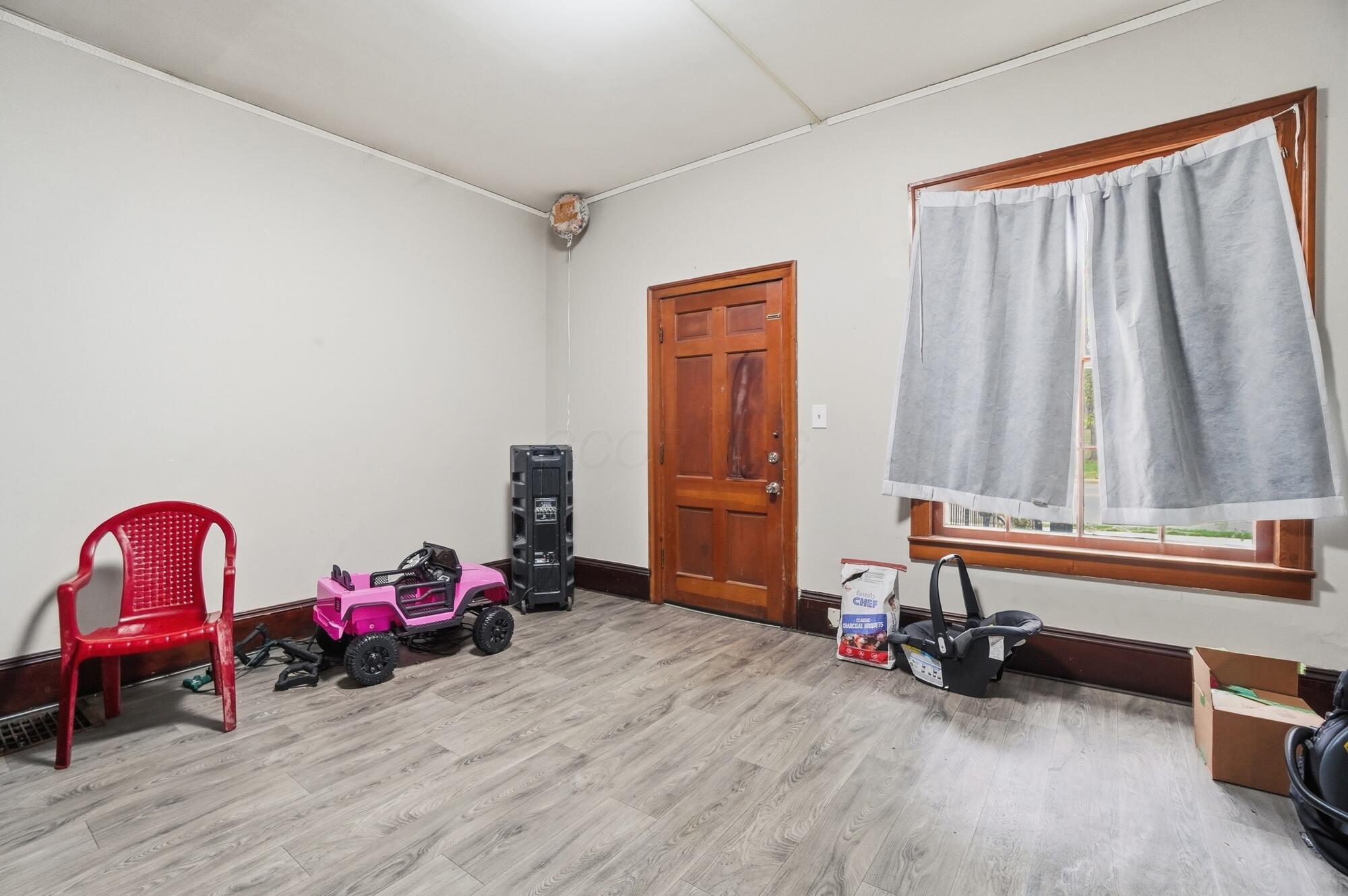 1501 East High Street Springfield, OH 45505 - Photo 7 of 45 009
