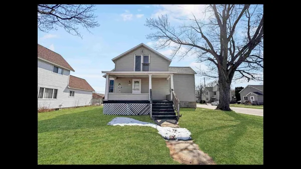 $160,000 | 1417 11th Avenue, Menominee, MI 49858