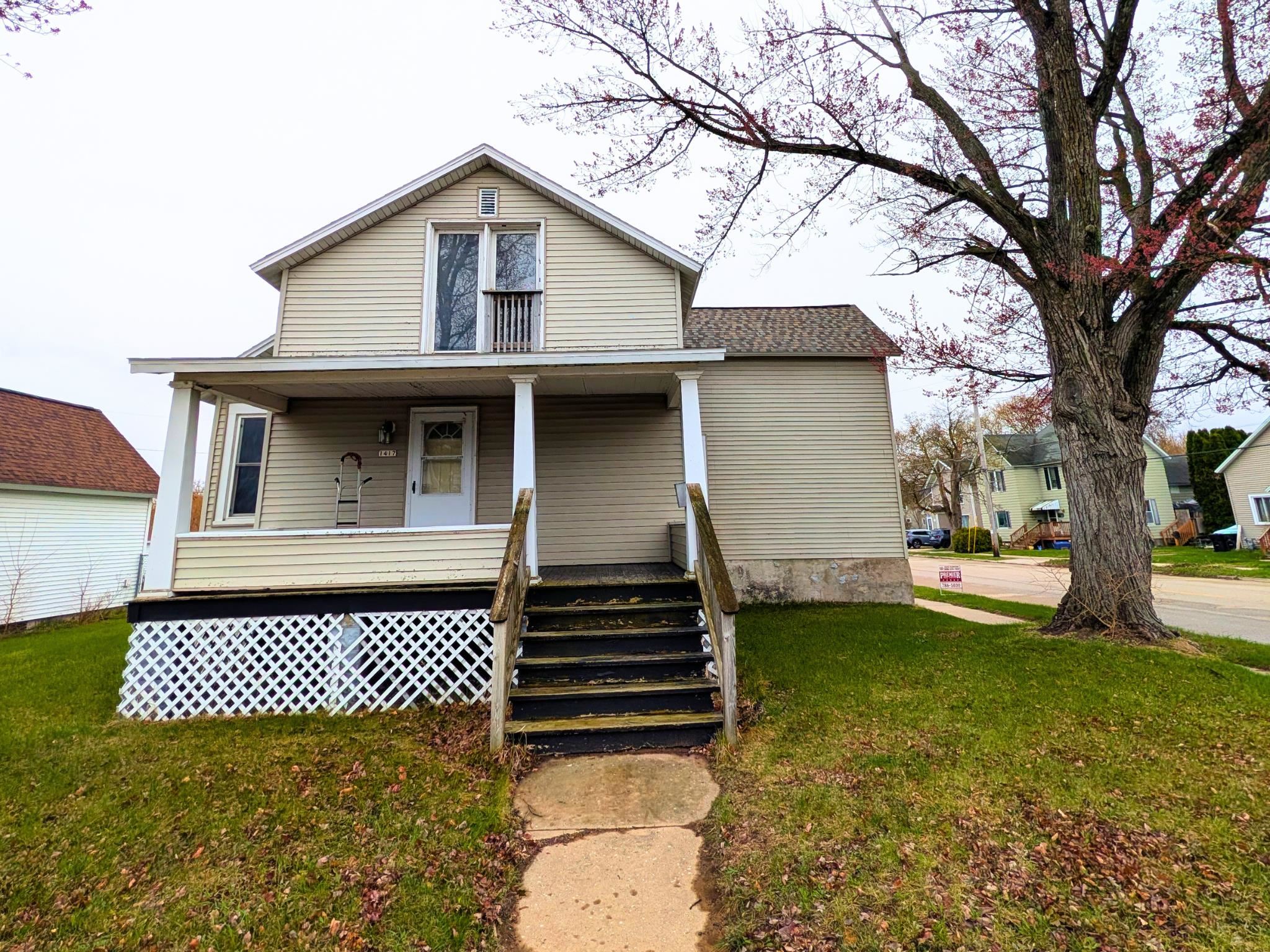 1417 11th Avenue Menominee, MI 49858 - Photo 1 of 25