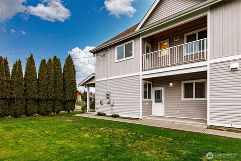 $1,049,500 | 1100 East Illinois Street, Bellingham, WA 98226