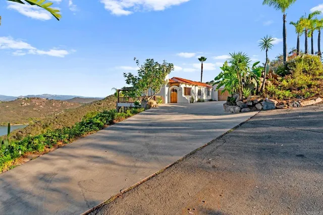 $1,200,000 | 27944 Turner Heights Lane, Escondido, CA 92026