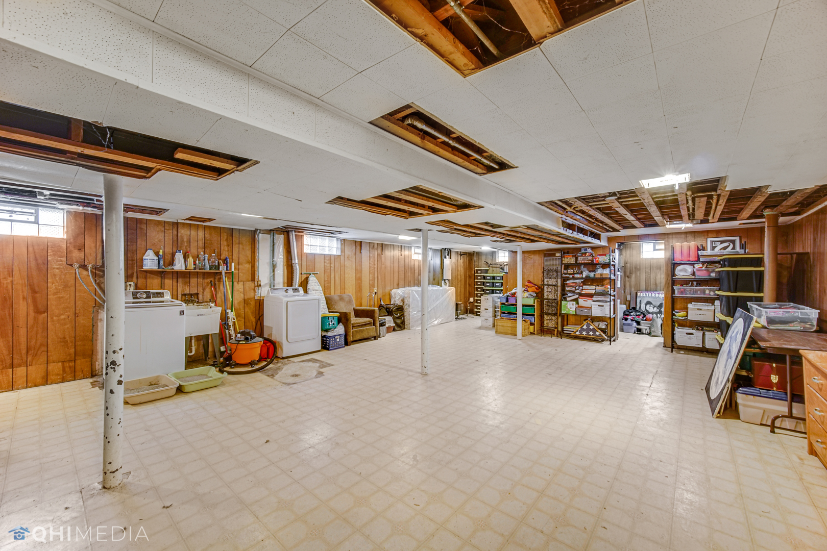 1401 Birch Road Homewood, IL 60430 - Photo 17 of 22 a view of a garage with gym equipment