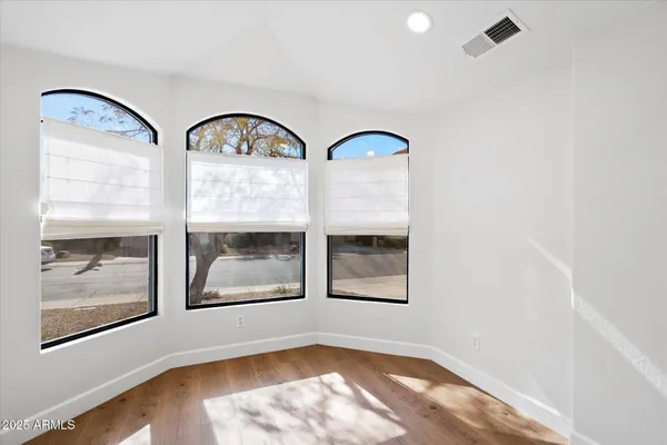 a view of livingroom with furniture