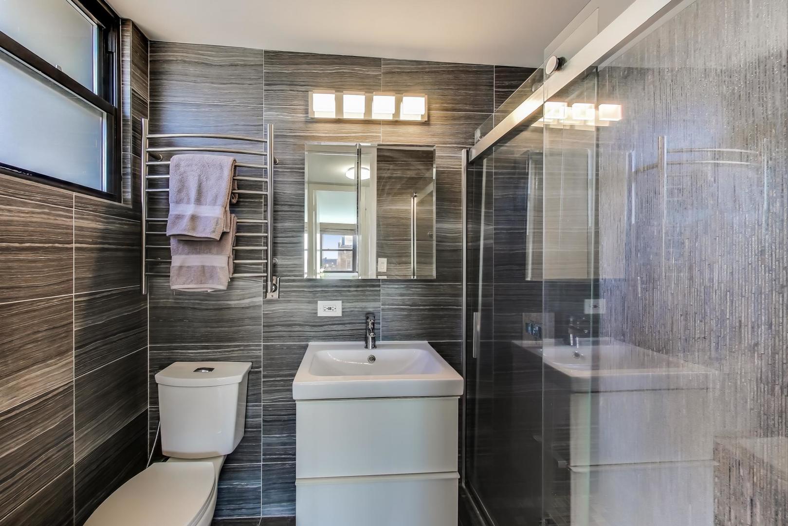 5740 North Sheridan Road, Unit 7D Chicago, IL 60660 - Photo 16 of 24