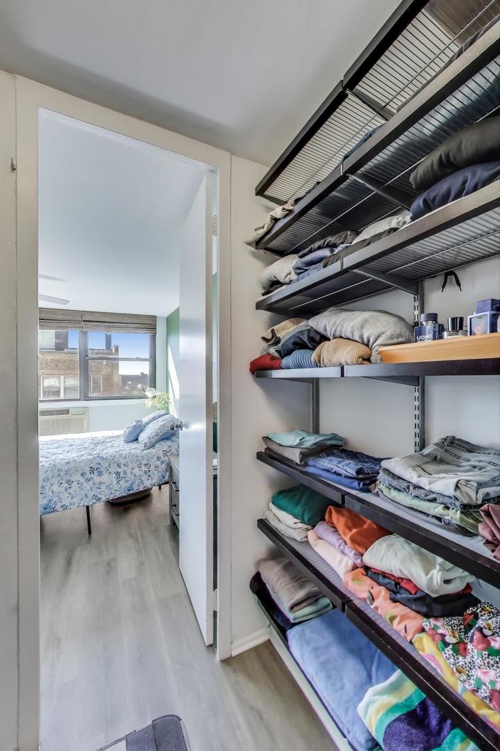 5740 North Sheridan Road, Unit 7D Chicago, IL 60660 - Photo 18 of 24